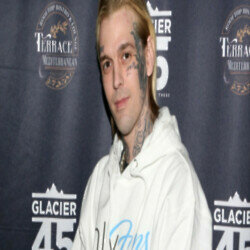 Aaron Carter's mother is trying to get him a star on the Hollywood Walk of Fame