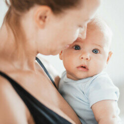 Ten experts tips for supporting your partner during labour.