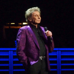 Barry Manilow has cancelled further live shows