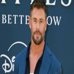 Chris Hemsworth took part in Dancing with the Stars in2 006