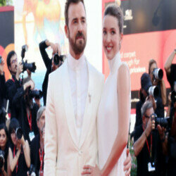 Couple Justin Theroux and Nicole Brydon Bloom