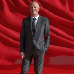David Frankel has returned to direct The Devil Wears Prada 2