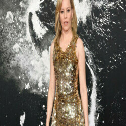 Elizabeth Banks opens up about her treatment as a director
