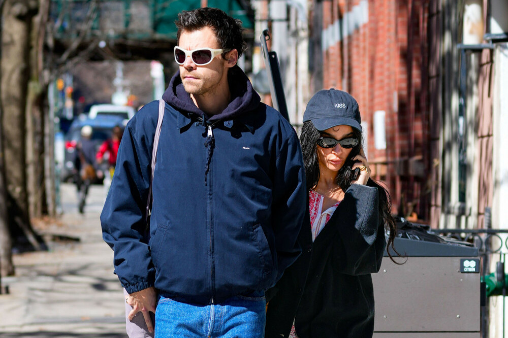 Harry Styles is reportedly facing calls to consider getting a prenuptial agreement after he was said to have spent up to $1 million on an engagement ring for Zoë Kravitz