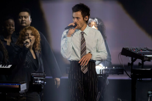 Harry Styles, the former One Direction star turned solo artist, is reportedly planning two weddings with actor Zoë Kravitz just weeks after rumours exploded they had secretly got engaged