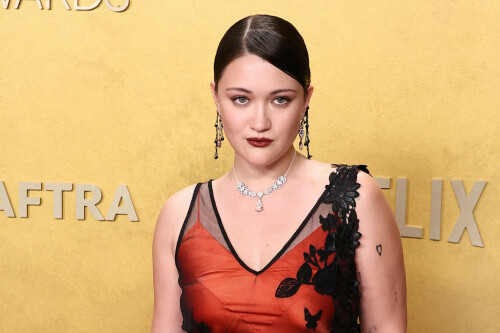 Isa Briones has warned theatregoers to stop yelling at her while she's on stage