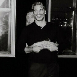 Jennifer Aniston and Jim Curtis / © Instagram