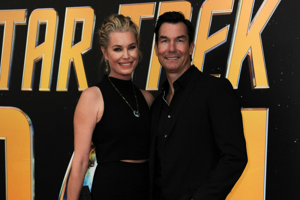 Jerry O’Connell and Rebecca Romijn have separate bank accounts