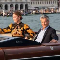 Julia Stiles in Riviera