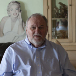 Thomas Markle has had his left leg amputated below the knee